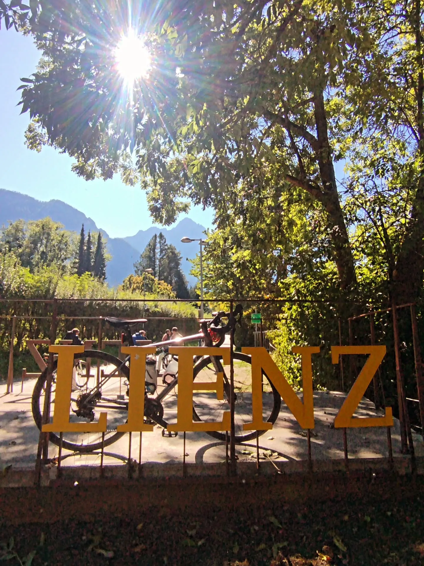 Am Ziel: der Lienz-Schriftzug
