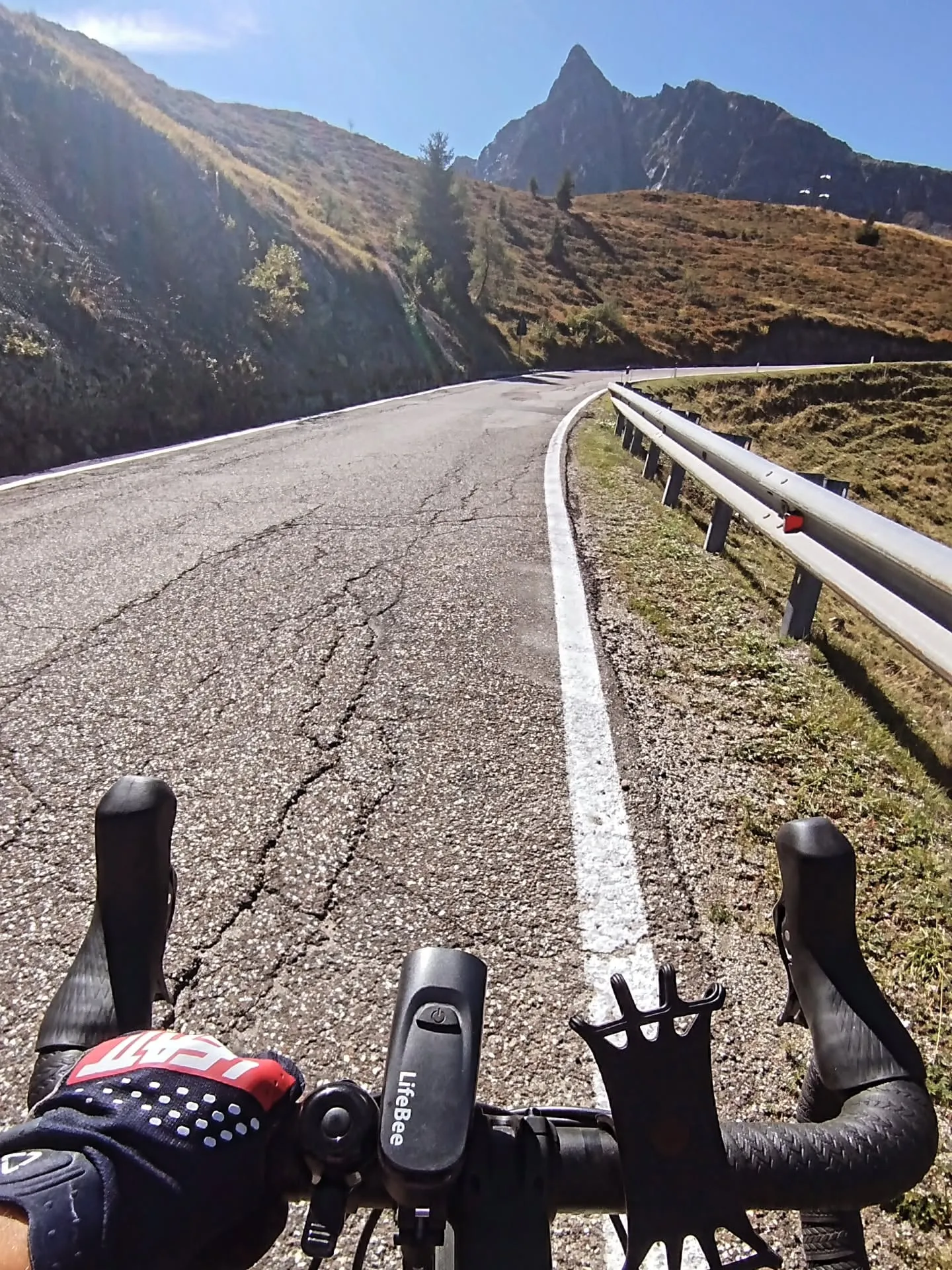 Kehre um Kehre den Jaufenpass hinauf