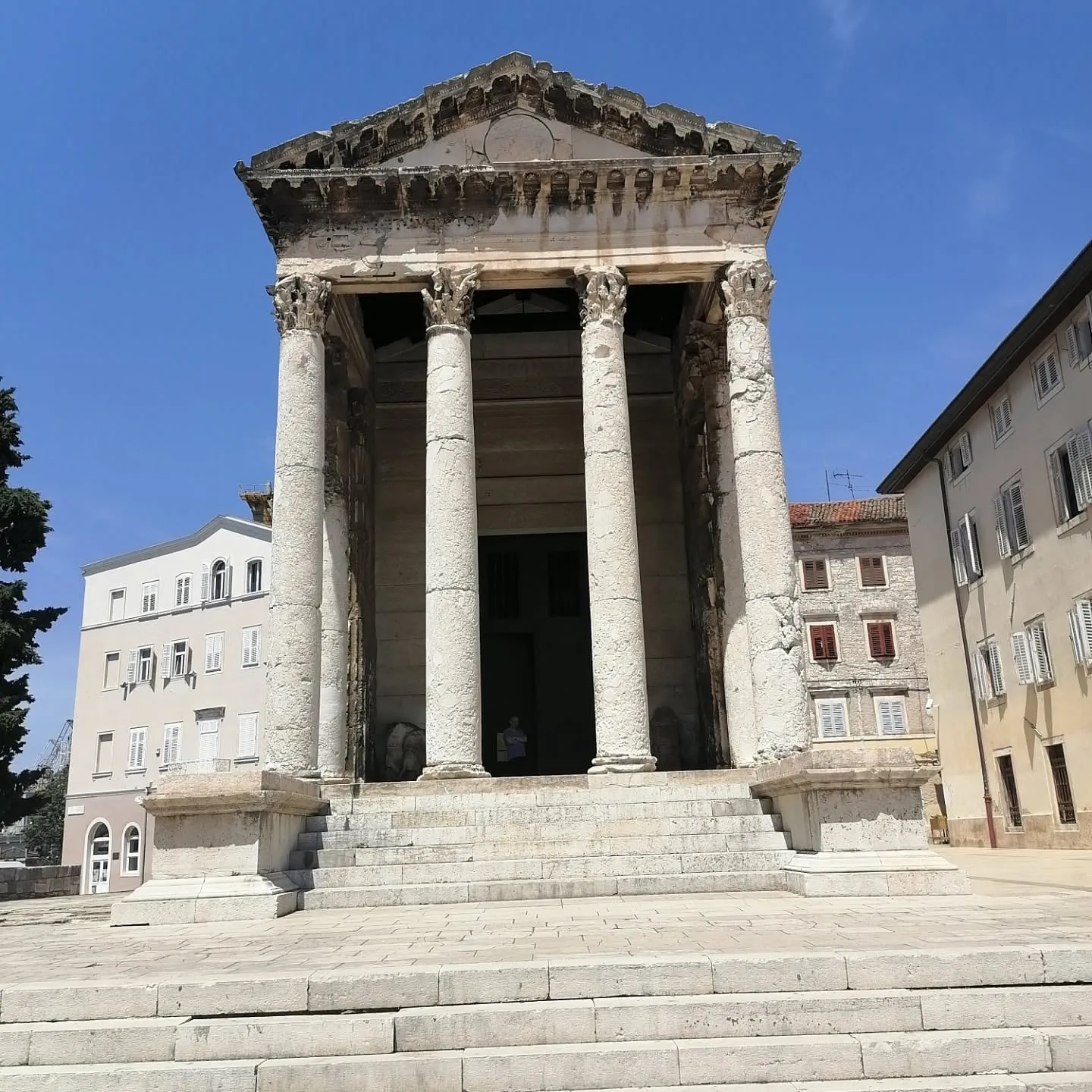 Der Augustustempel am Forum von Pula