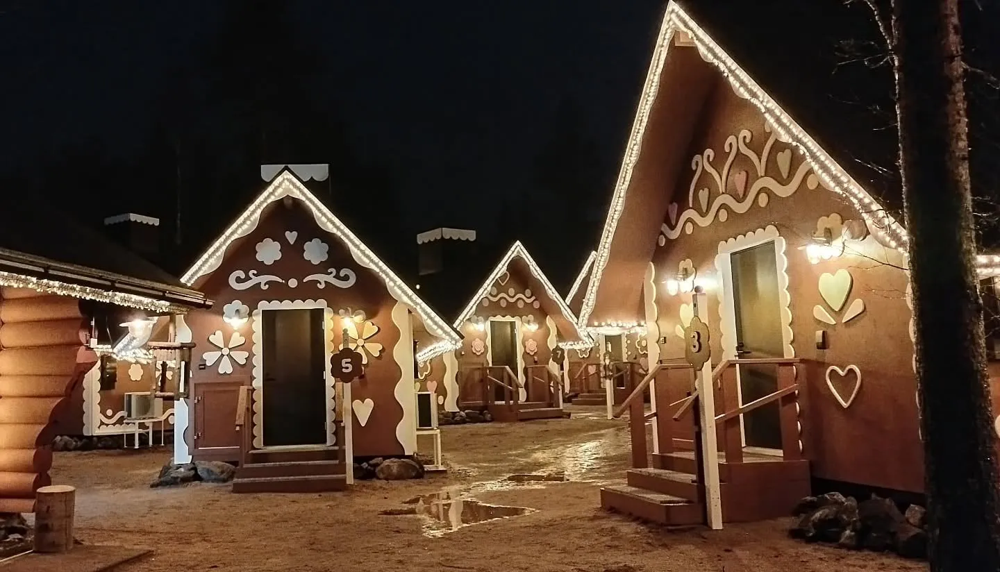 Lebkuchenhäuser im Weihnachtsmanndorf