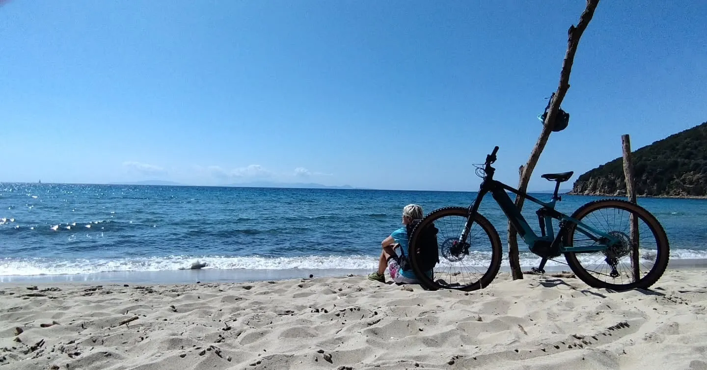 Pause mit dem Bike am Strand