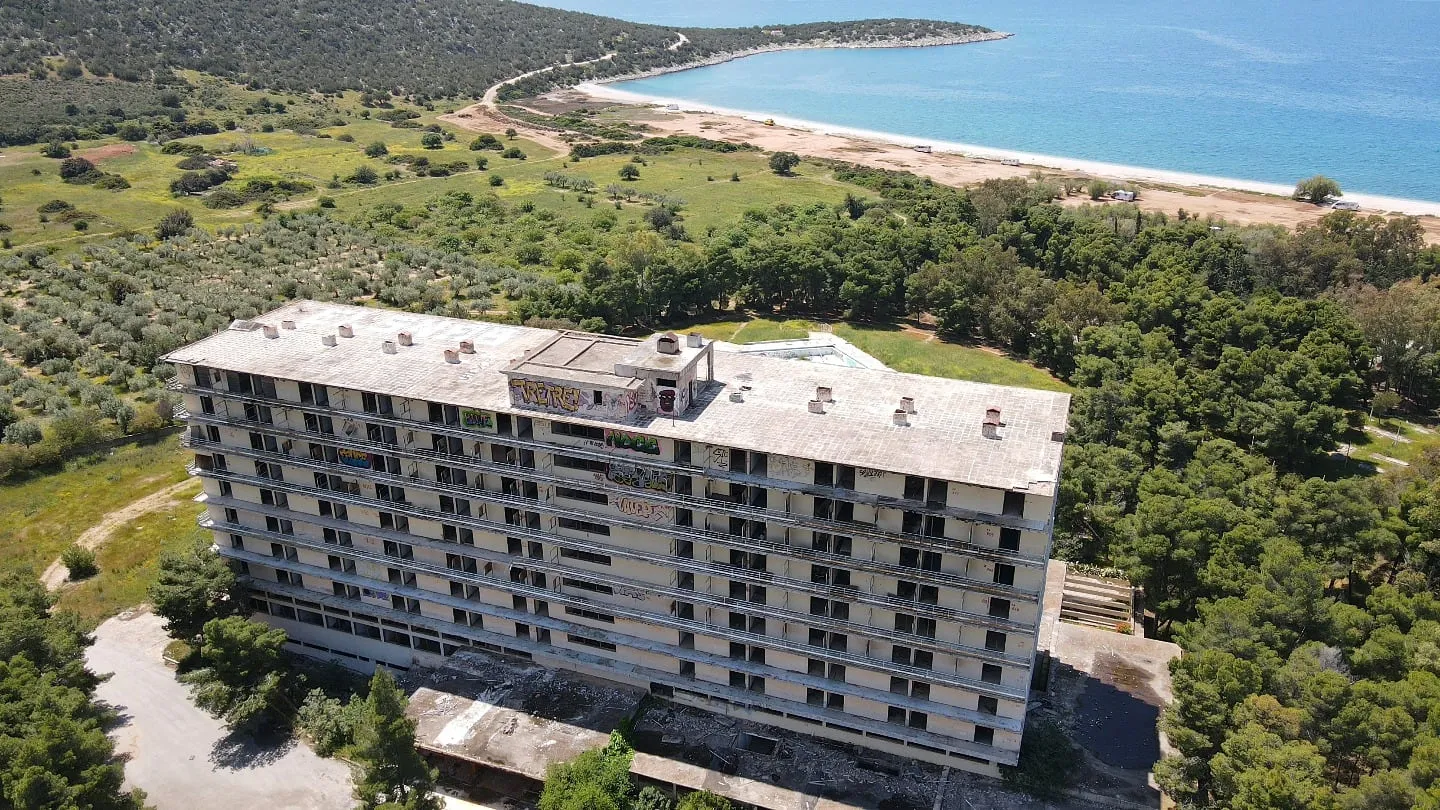 Das verlassene Saladi Beach Hotel von oben