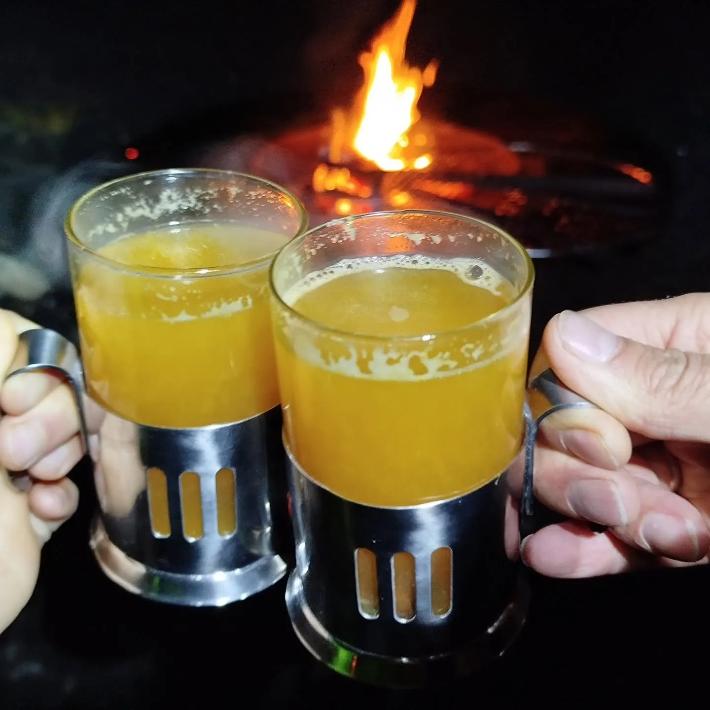 Selbst gemachter Glühwein am Lagerfeuer