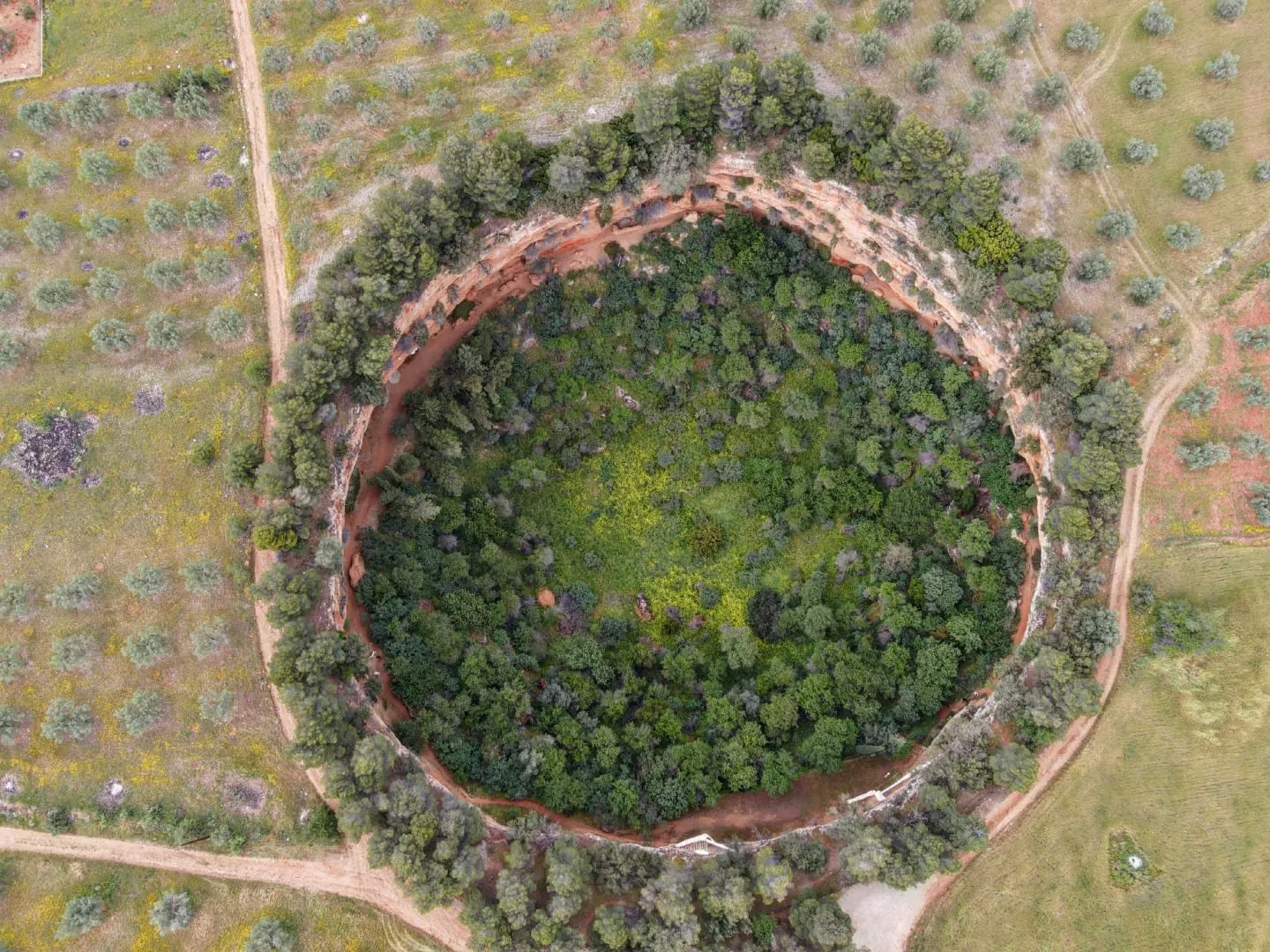 Die Doline von Didyma von oben