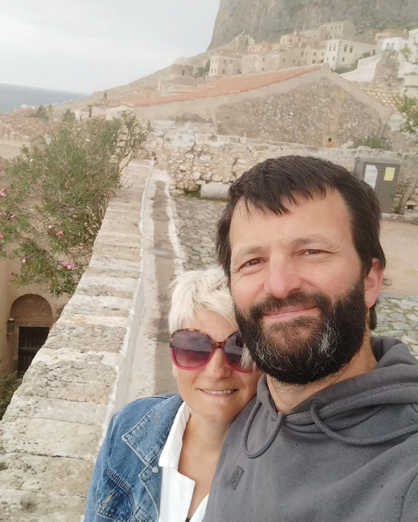 Selfie auf der Stadtmauer von Monemvasia