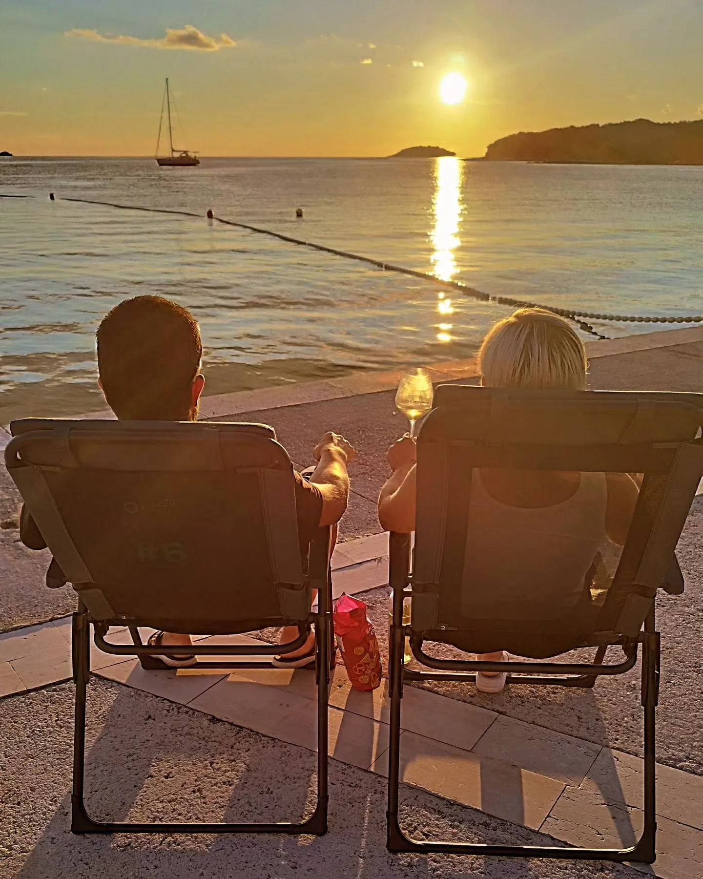 Sonnenuntergang mit Blick aufs Meer