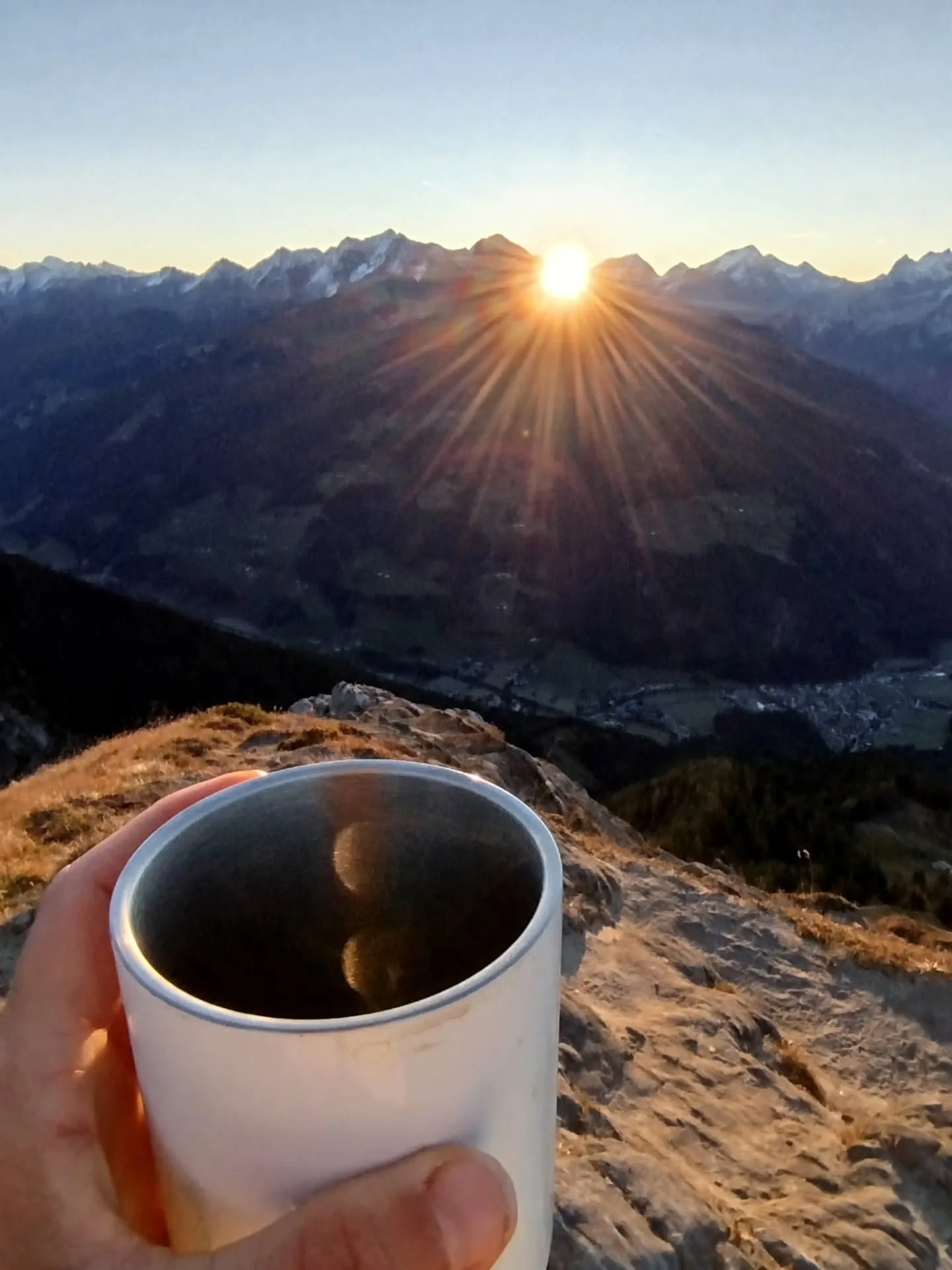 Kaffee im Sonnenaufgang