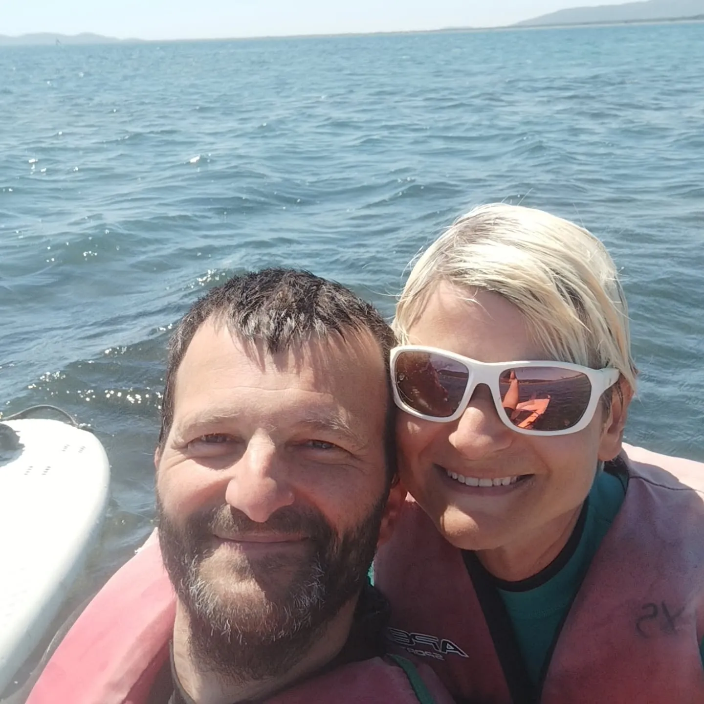 Manni und Edith in Schwimmwesten in Talamone