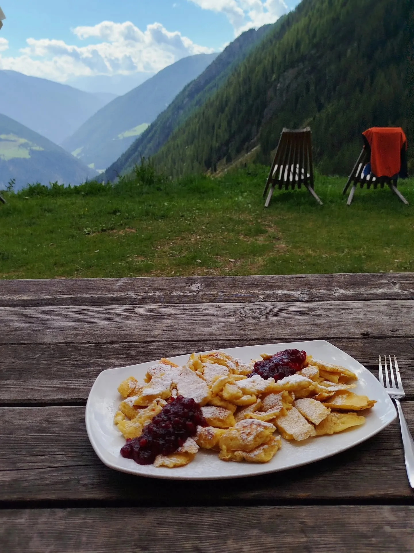 Brettljause auf der Alm