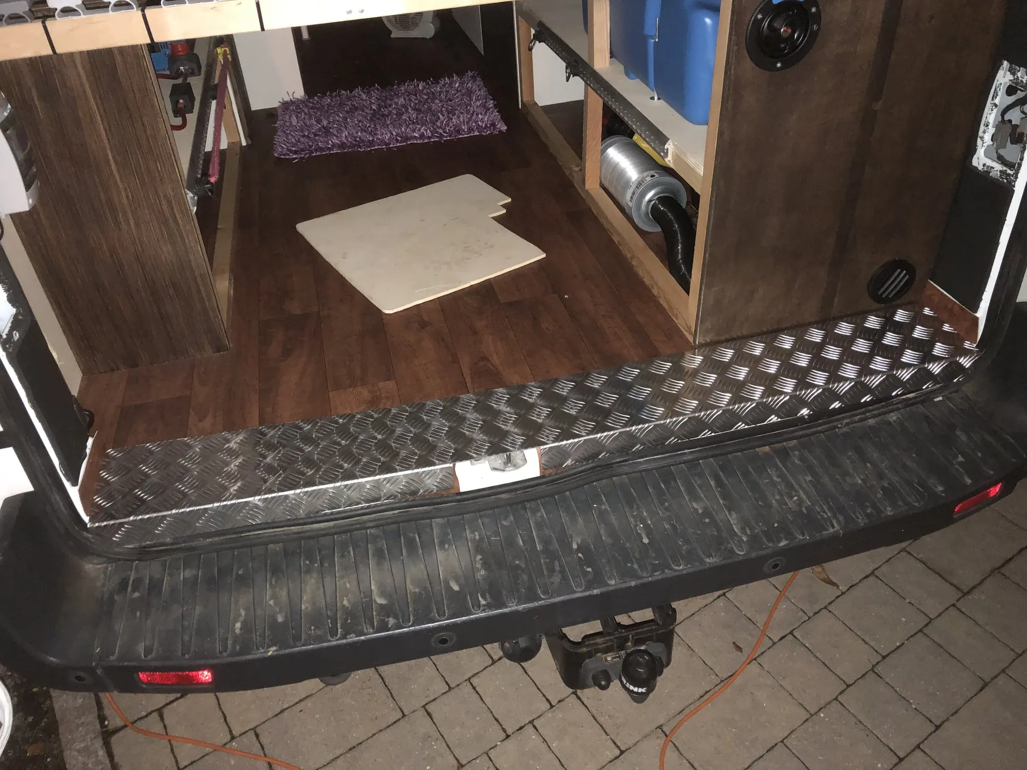 Der fertige Heckbereich mit Boden und Stauraum